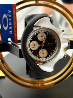 OAKLEY RUBBER WORKING CHRONOGRAPH WATER RESISTANCE