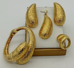 Quality 4 in. 1 set Bracelet Earings Pendant Ring