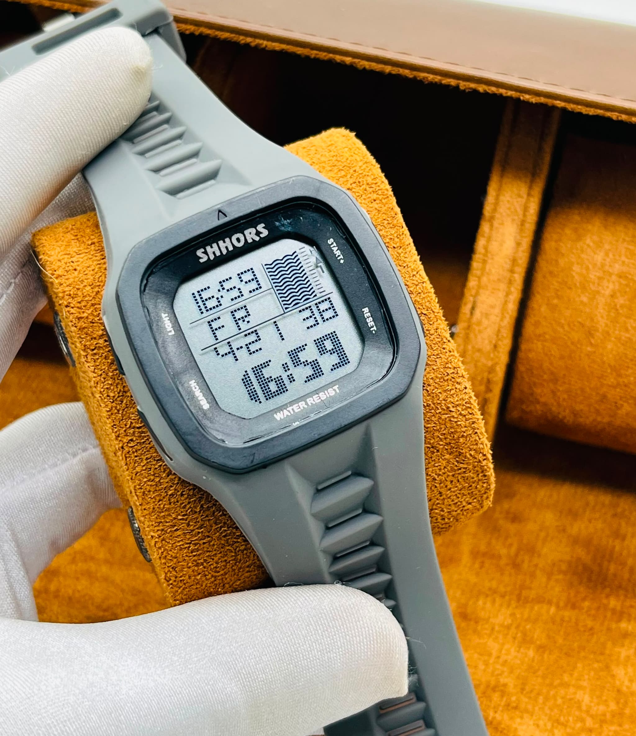 SHORRS SPORT WATERPROOF WRISTWATCH